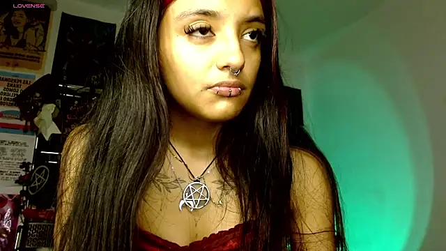 Snapshot of carolinerue chatting on 30, 4, 2026 carolinerue online show from 30, 4, 2026