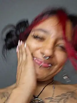 Snapshot of carolinerue chatting on 1, 5, 2026 carolinerue online show from 1, 5, 2026