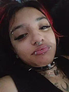 Snapshot of carolinerue chatting on 12, 5, 2026 carolinerue online show from 12, 5, 2026