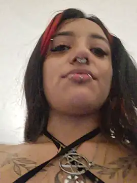 Snapshot of carolinerue chatting on 16, 5, 2026 carolinerue online show from 16, 5, 2026