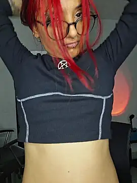 Snapshot of carolinerue chatting on 15, 7, 2026 carolinerue online show from 15, 7, 2026