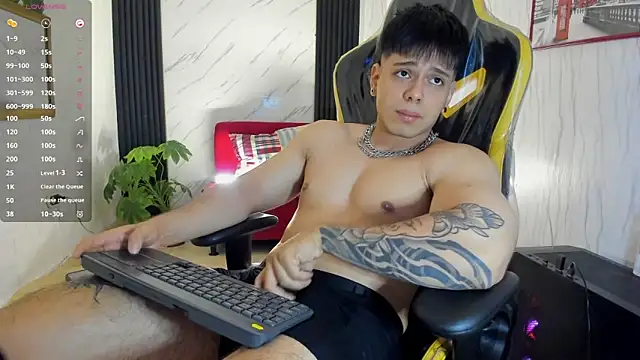 Snapshot of xKevyn chatting on 8, 11, 2025 xKevyn online show from 8, 11, 2025