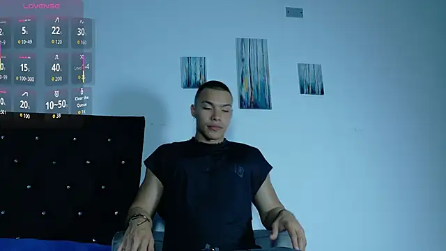 Snapshot of adriel_escalante chatting on 24, 4, 2026 adriel escalante online show from 24, 4, 2026