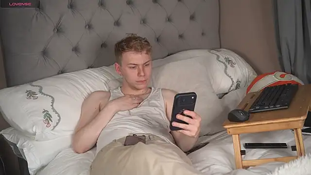 Snapshot of scottishtwink01 chatting on 5, 6, 2026 scottishtwink01 online show from 5, 6, 2026