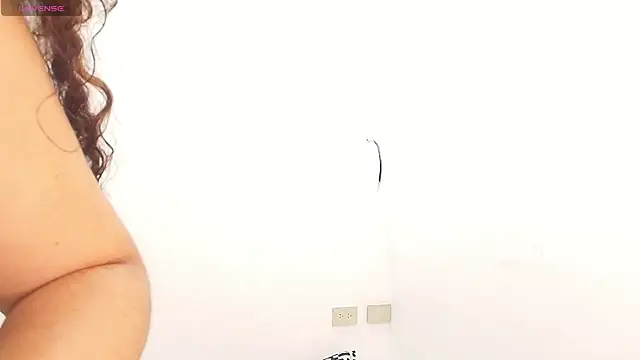 Snapshot of Isis_Bladee chatting on 7, 6, 2026 Isis Bladee online show from 7, 6, 2026