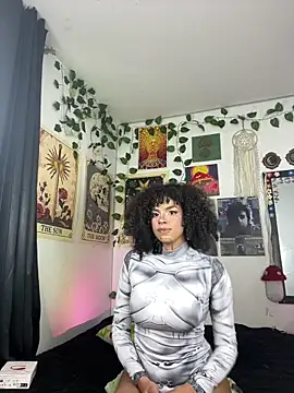 Raven luv online show from 4, 11, 2025