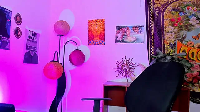 Snapshot of Raven_luv chatting on 1, 4, 2026 Raven luv online show from 1, 4, 2026