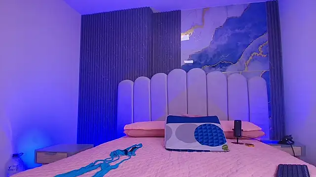 abbyrouss  online show from 14, 4, 2026