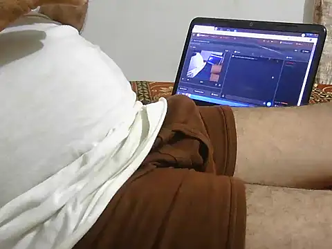 Snapshot of Famit025 chatting on 10, 7, 2026 Famit025 online show from 10, 7, 2026