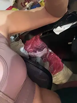 Caroline daring online show from 2, 6, 2026