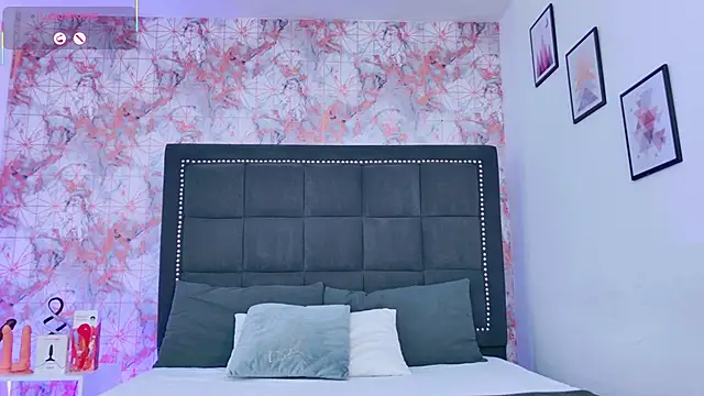 Luna Riddle online show from 3, 10, 2025