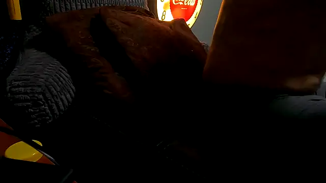 Snapshot of Mickelangello75 chatting on 28, 10, 2025 Mickelangello75 online show from 28, 10, 2025