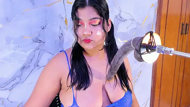 mysticlatina1 online show from 15, 4, 2026