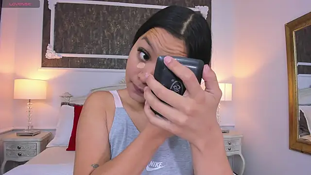 Snapshot of SharonBonet chatting on 29, 10, 2025 SharonBonet online show from 29, 10, 2025