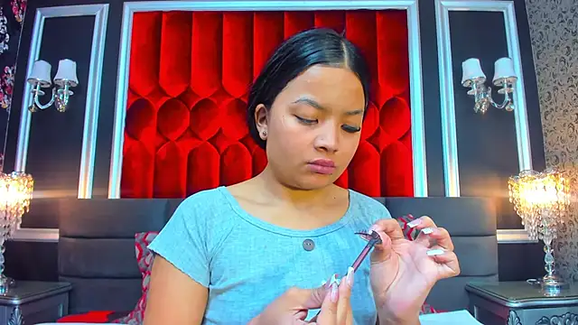 Snapshot of SharonBonet chatting on 12, 11, 2025 SharonBonet online show from 12, 11, 2025