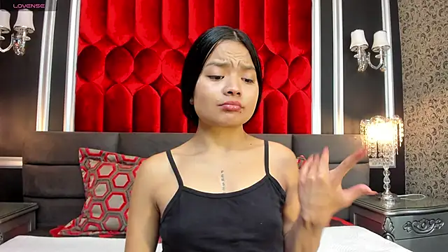 Snapshot of SharonBonet chatting on 16, 12, 2025 SharonBonet online show from 16, 12, 2025