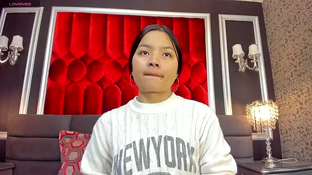 Snapshot of SharonBonet chatting on 6, 1, 2026 SharonBonet online show from 6, 1, 2026