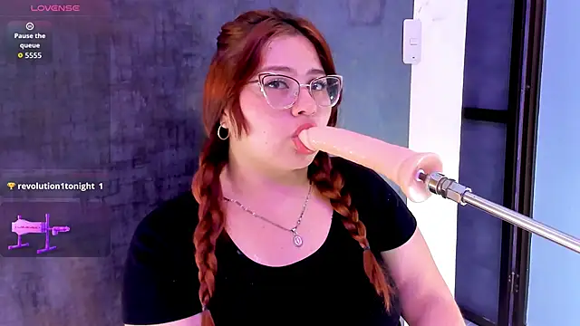 alana glasses online show from 18, 9, 2025