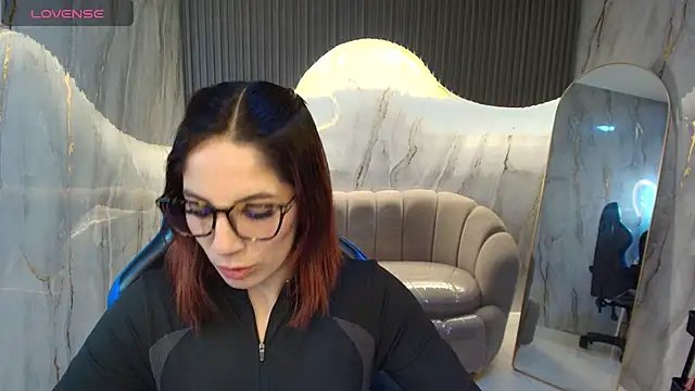 Snapshot of nadia_r_ chatting on 31, 7, 2026 nadia r online show from 31, 7, 2026