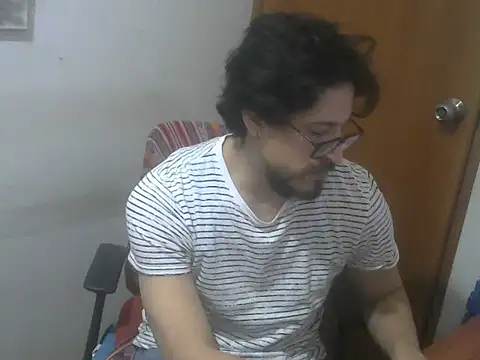 GuivernoStud online show from 11, 9, 2025