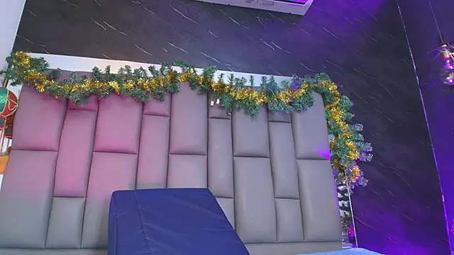 kissme luna online show from 5, 12, 2025