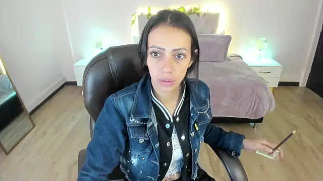 Snapshot of Mariam_Lopez__ chatting on 11, 6, 2026 Mariam Lopez online show from 11, 6, 2026