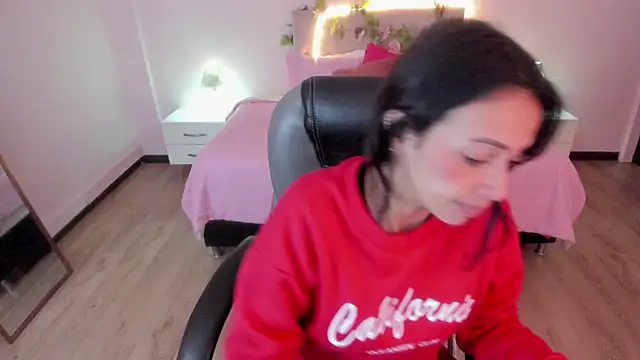 Snapshot of Mariam_Lopez__ chatting on 17, 6, 2026 Mariam Lopez online show from 17, 6, 2026
