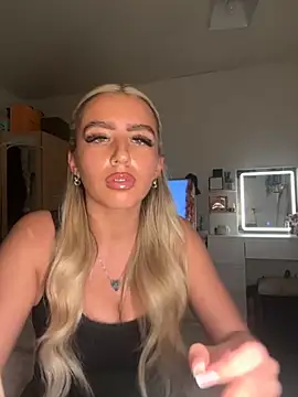 BlondeBetty online show from 13, 11, 2025