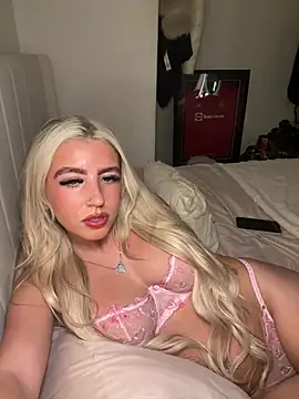 Snapshot of BlondeBetty chatting on 8, 3, 2026 BlondeBetty online show from 8, 3, 2026