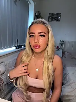 Snapshot of BlondeBetty chatting on 24, 3, 2026 BlondeBetty online show from 24, 3, 2026