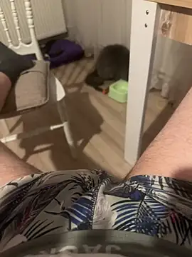 dicksmallll online show from 15, 3, 2026