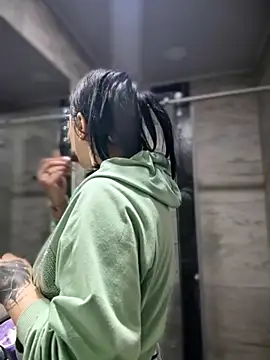 Snapshot of Megaan__More chatting on 16, 10, 2025 Megaan More online show from 16, 10, 2025