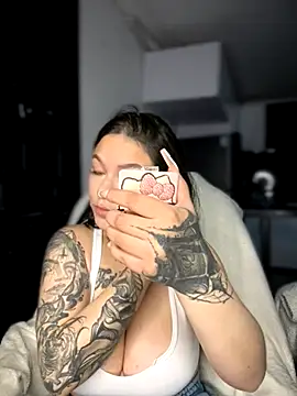 Snapshot of Megaan__More chatting on 25, 10, 2025 Megaan More online show from 25, 10, 2025