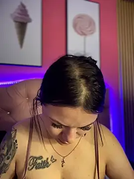 Snapshot of Megaan__More chatting on 9, 11, 2025 Megaan More online show from 9, 11, 2025