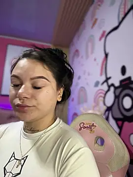 Snapshot of Megaan__More chatting on 11, 11, 2025 Megaan More online show from 11, 11, 2025