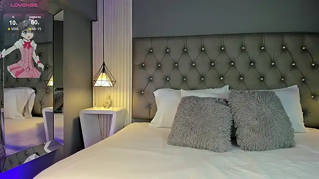 LunaBloomn online show from 29, 10, 2025