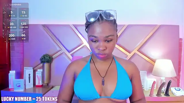 SophieSinclair online show from 3, 3, 2026