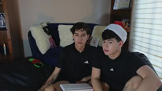 tightncuteass online show from 15, 12, 2025