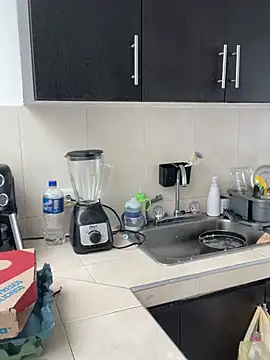 Leslie Bussh  online show from 17, 4, 2026