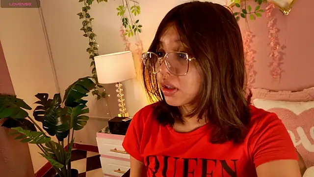 Snapshot of Lauuu2007 chatting on 28, 3, 2026 Lauuu2007 online show from 28, 3, 2026