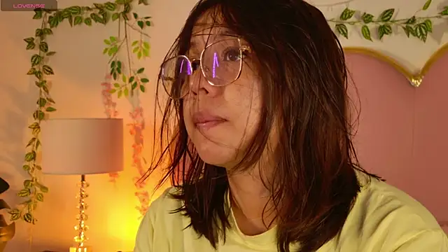 Snapshot of Lauuu2007 chatting on 10, 4, 2026 Lauuu2007 online show from 10, 4, 2026