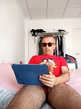 Snapshot of EmilioTaladdro chatting on 3, 5, 2026 EmilioTaladdro online show from 3, 5, 2026