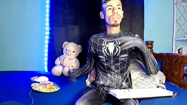 Snapshot of Alexx_1214 chatting on 4, 11, 2025 Alexx 1214 online show from 4, 11, 2025