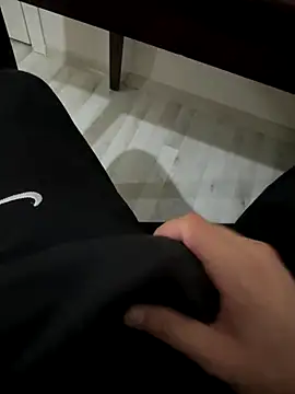 Snapshot of LAZ3R1 chatting on 23, 11, 2025 LAZ3R1 online show from 23, 11, 2025