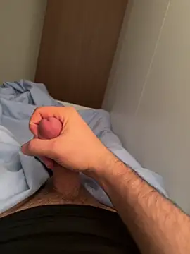 Snapshot of LAZ3R1 chatting on 1, 3, 2026 LAZ3R1 online show from 1, 3, 2026