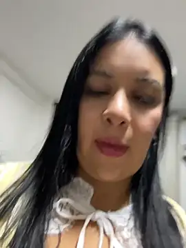 IrisDuvall online show from 19, 6, 2026