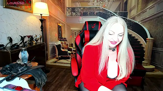 Snapshot of Nina_Devillle chatting on 19, 2, 2026 Nina Devillle online show from 19, 2, 2026