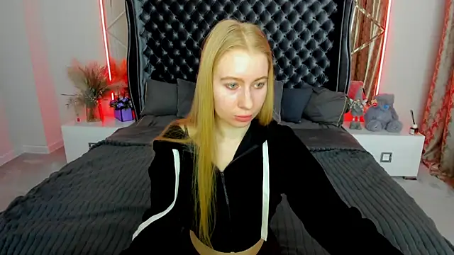 Alina Blonde online show from 18, 4, 2026