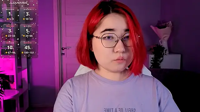 Sexy Peachy online show from 18, 9, 2025
