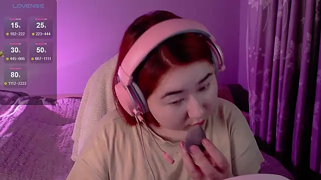 Sexy Peachy online show from 21, 10, 2025